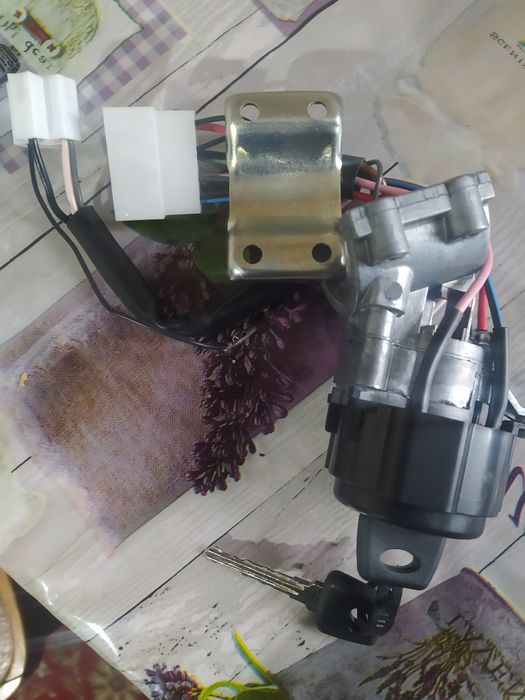 Продам замок запалення