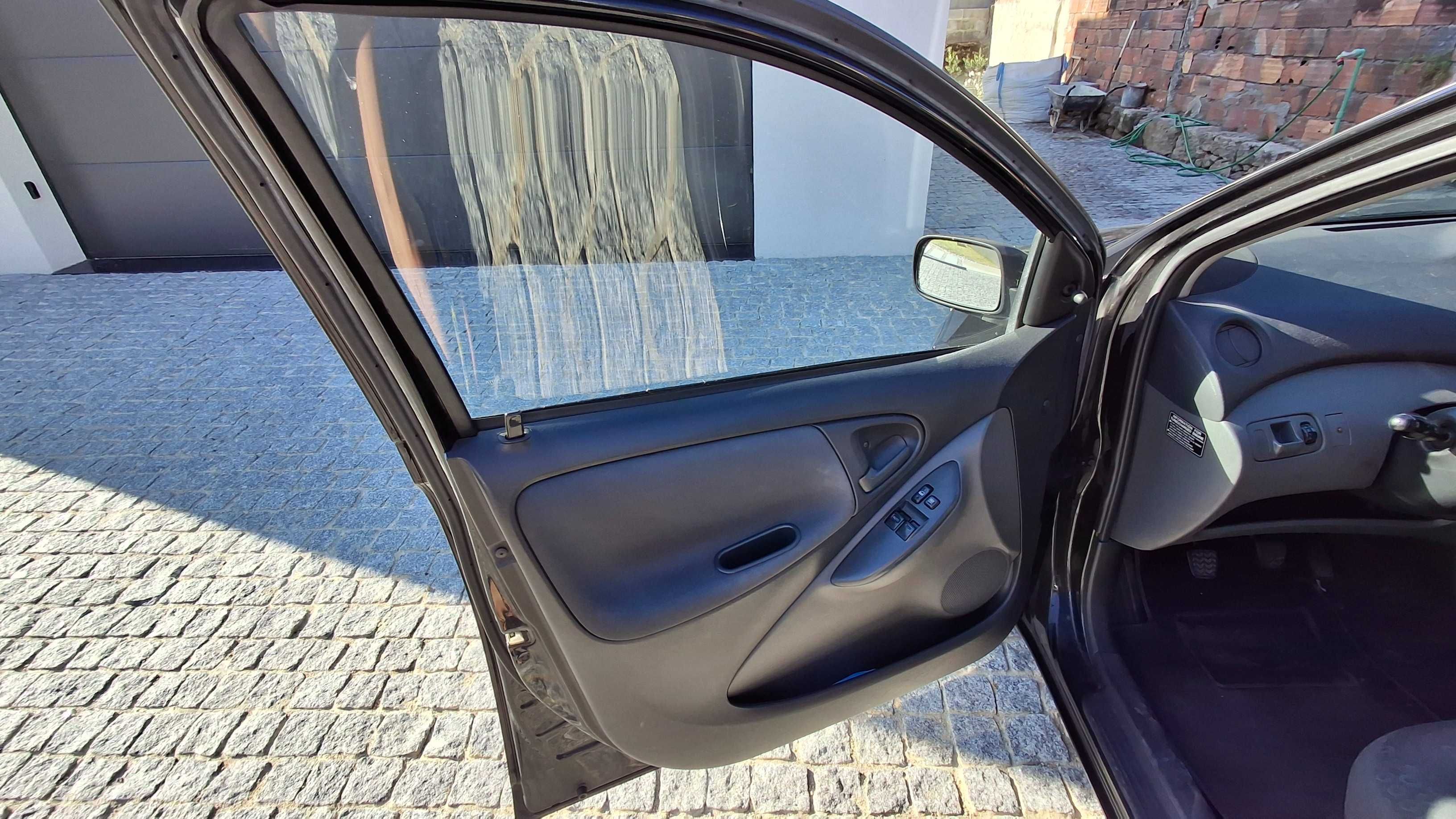Toyota yaris - 2004