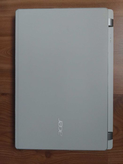 Laptop Acer V13 13,3" - i3 2.4GHz/4GB/1TB HDD/Iris HD5500/W10HomePL