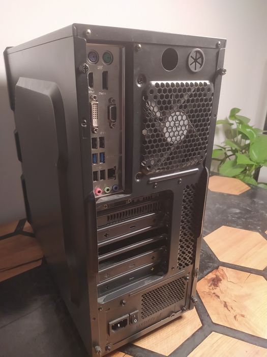 Komputer stacjonarny GTX 1050Ti, i5-4460 3,4GHz, SSD