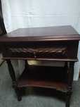 mesa de cabeceira ou de decoração