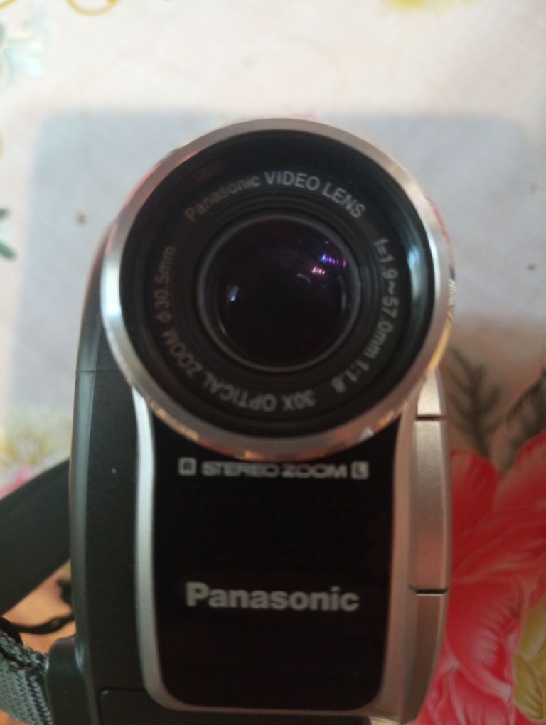 Видеокамера Panasonic VDR D-150