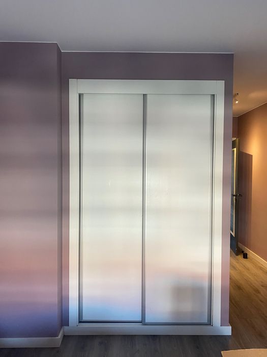 Roupeiro estrutura embutida