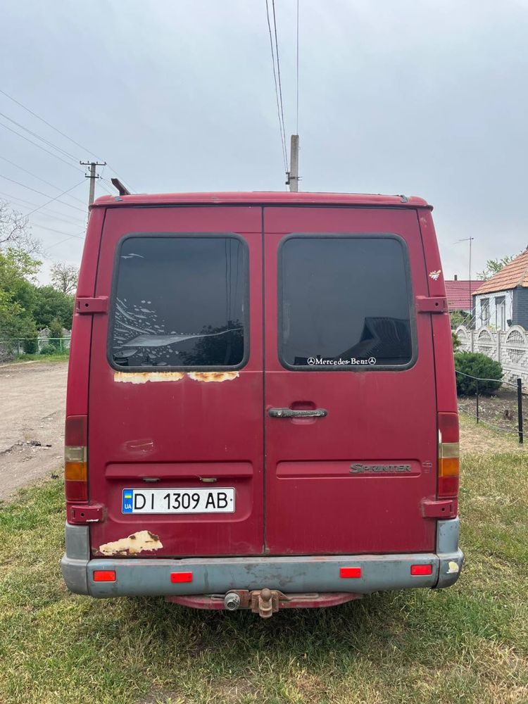 Мерседес спрінтер