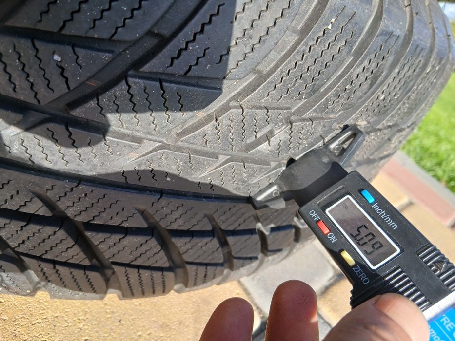 Шини зима R17 225/55 Bridgestone