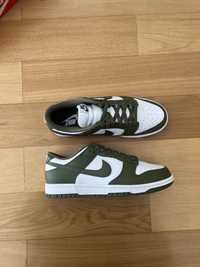 Nike Dunk Low Medium Olive