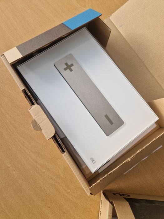 Tampa descarga OLI vidro branco e inox