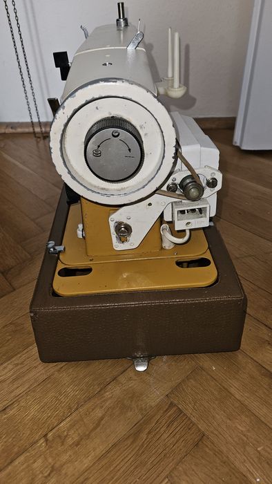 Maszyna do szycia Predom Łucznik 451