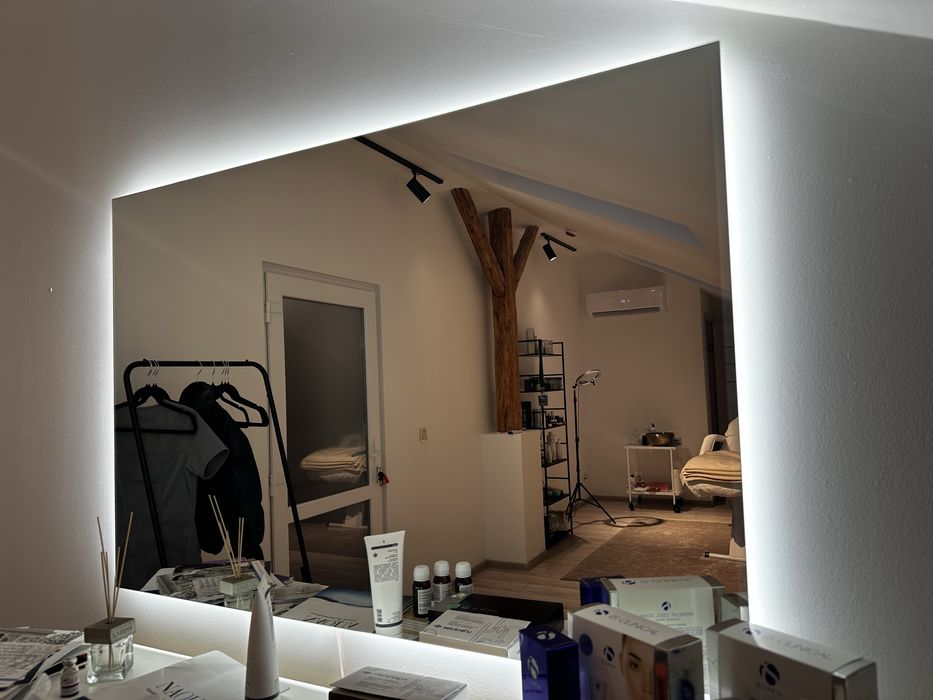 Дзеркало велике із підсвіткою