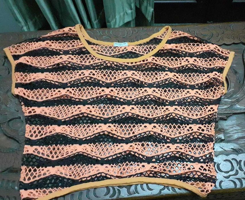 Dois tops de senhora