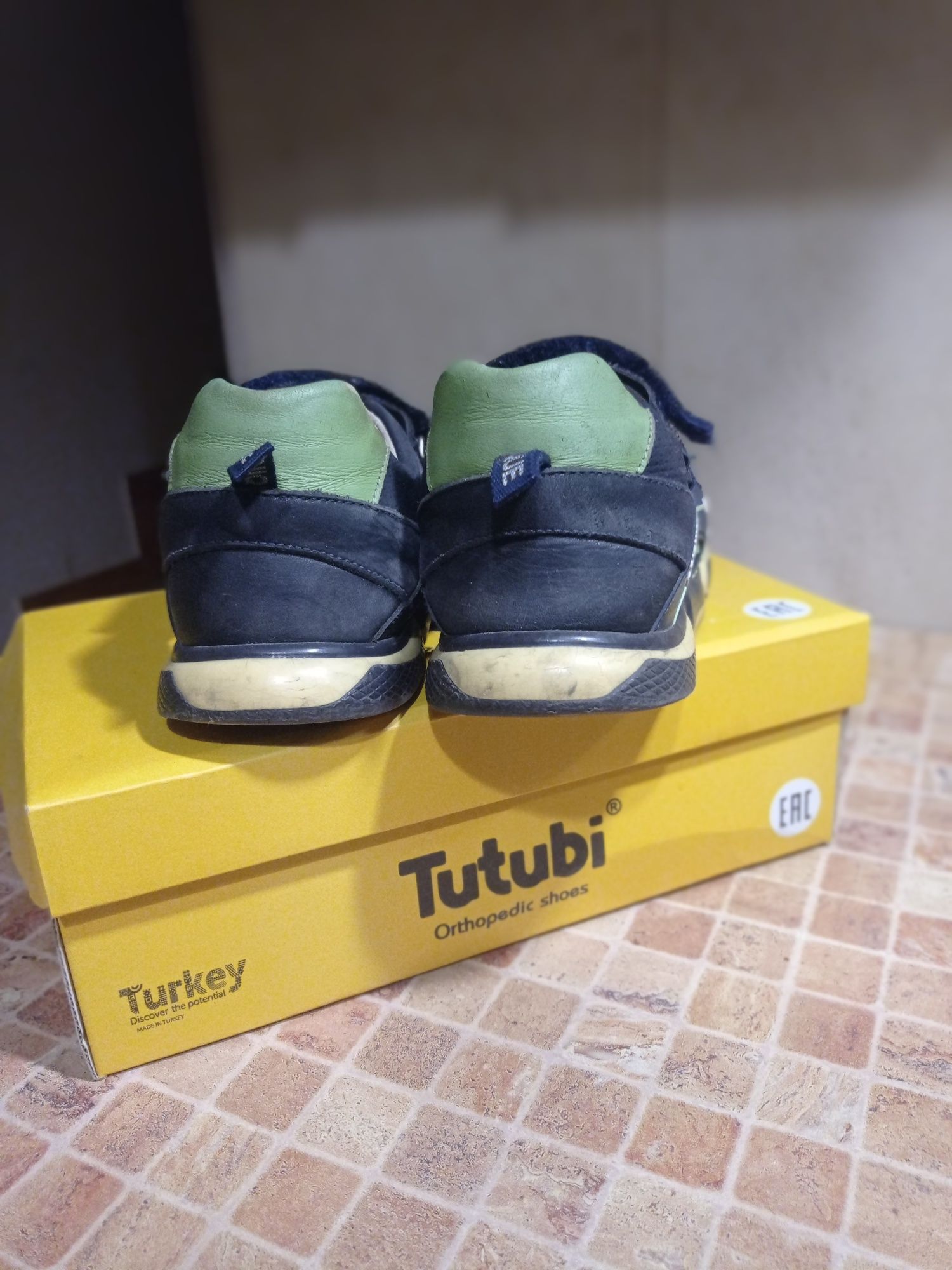 Босоніжки TUTUBI, 40 р., вустілка 26см.