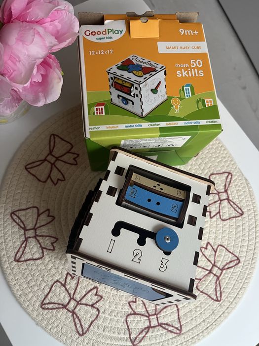 Іграшка бізікуб.