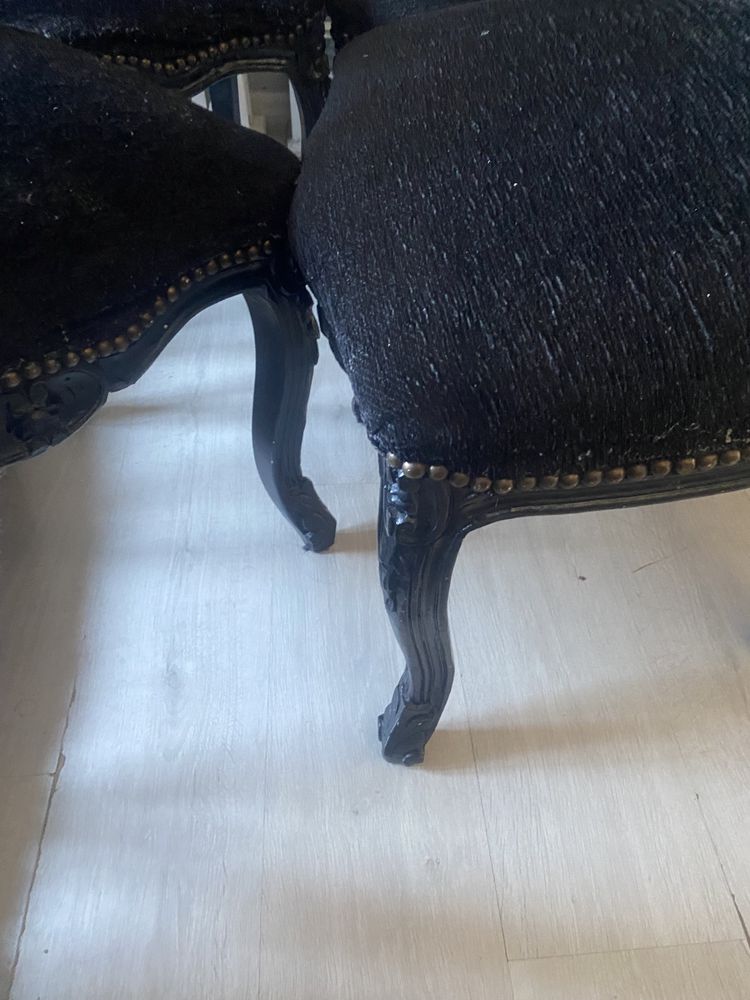 Krzesla ludwik czarne