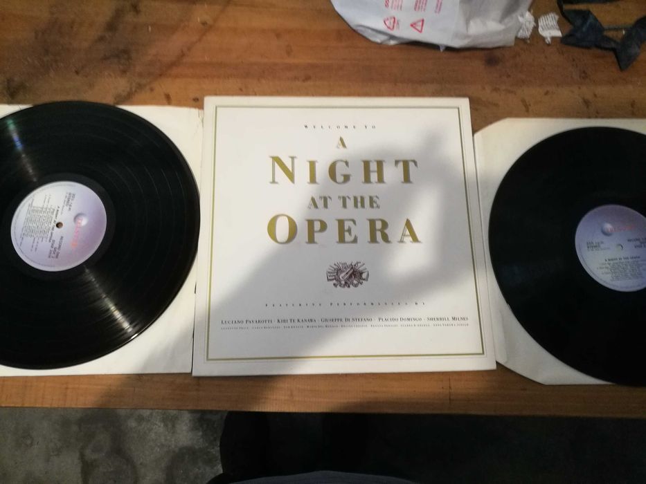 VARIOS (CLASSICA) Welcome a Night At The Opera 2XLP