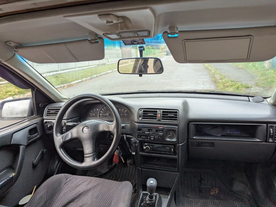 Опель Вектра А 1.8