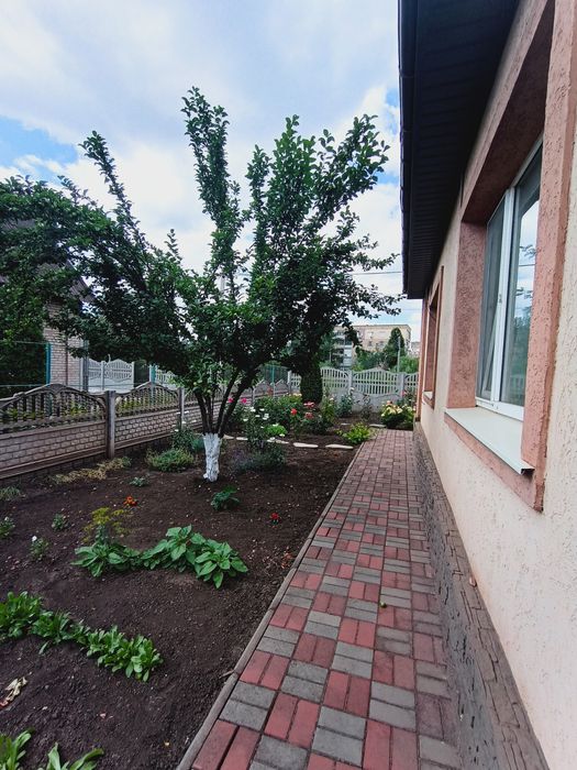 Здається будинок в районі площі Захисників України (Визволення)