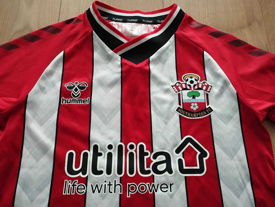 Oryginalna chłopięca koszulka piłkarska Hummel, Southampton, rozm. 152