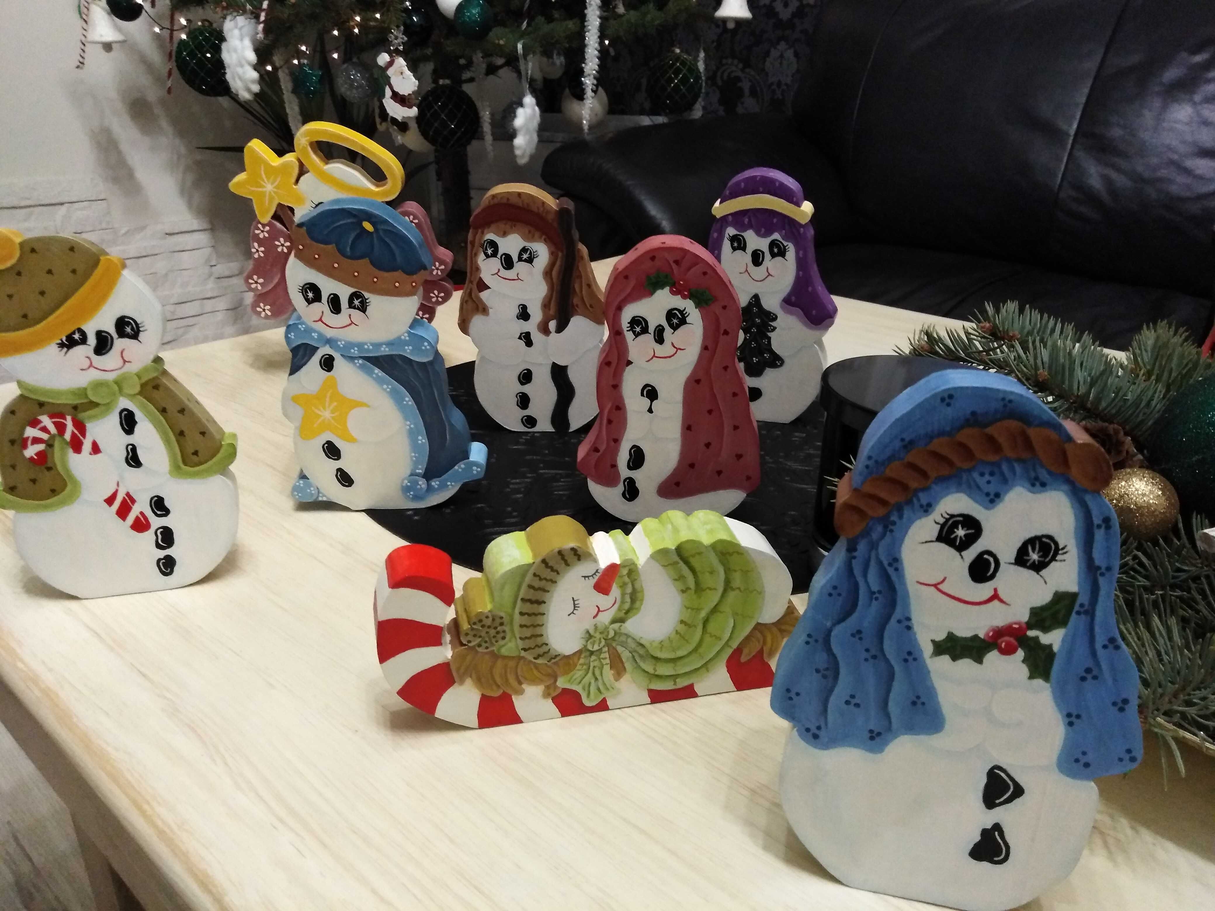 Drewniane świąteczne figurki zimowe