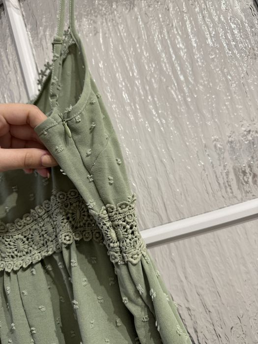 Letnia sukienka w stylu boho- pastelowa zieleń