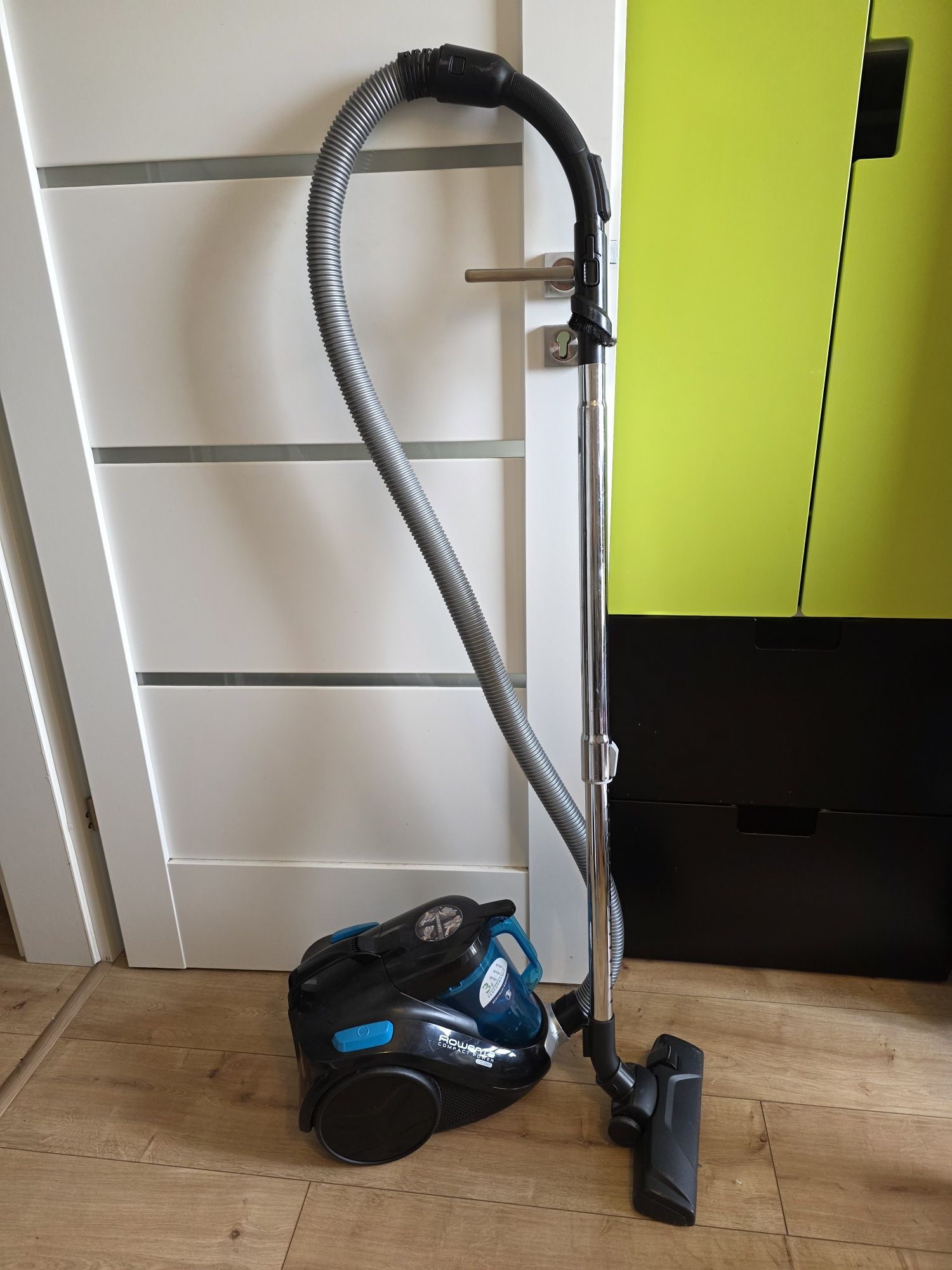 Sprzedam odkurzacz marki Rowenta model R0373EA