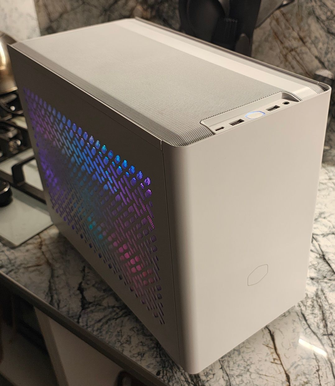 Пк для єстетів 5700х 3080 формату mini itx