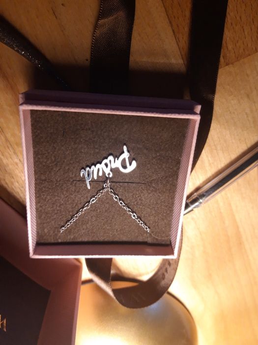 Łańcuszek z zawieszką naszyjnik