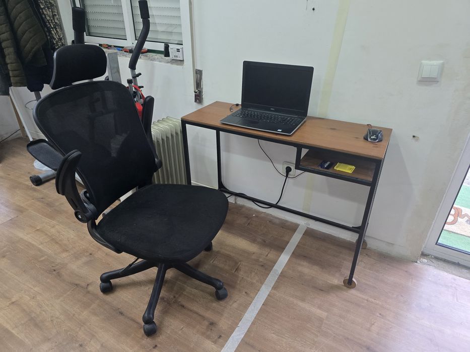 Secretaria básica em ferro e madeira