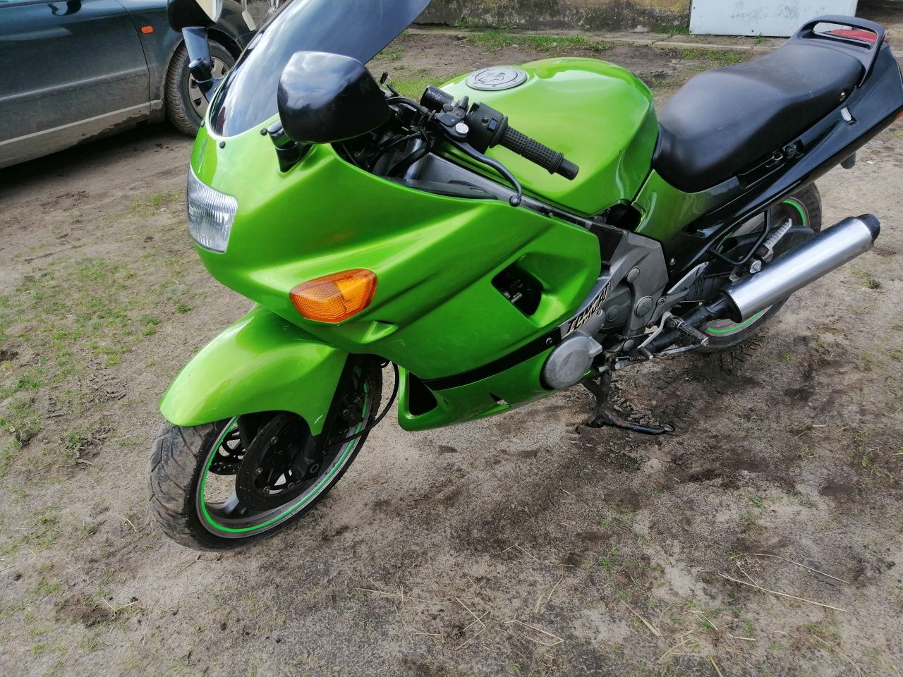 Kawasaki zzr600.