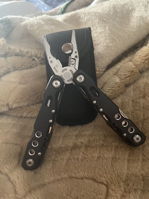 Alicate multifuncional