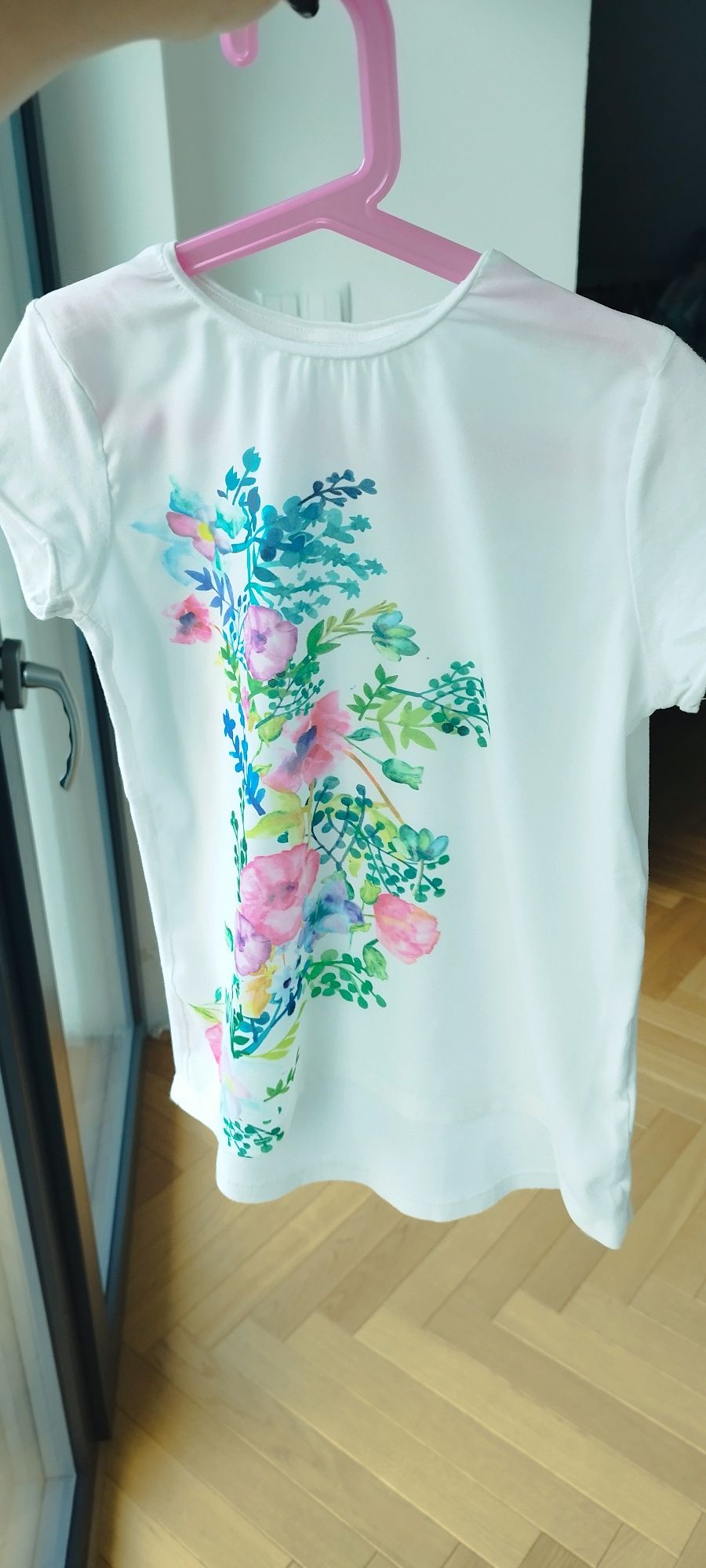 Wizytowa elegancka bluzka koszulka kwiaty 134/140