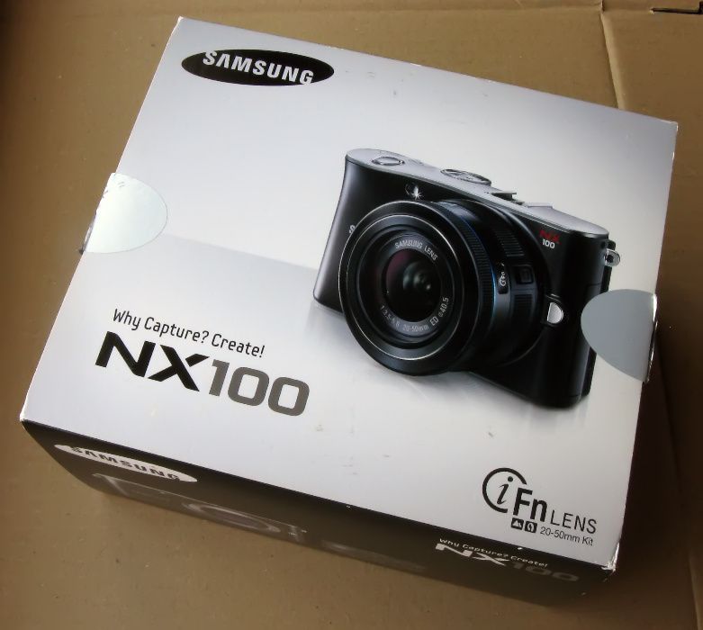 Беззеркальный фотоаппарат Samsung NX100 KIT 20-50mm Black.