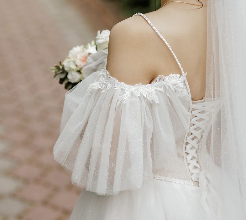 Весільна сукня, білого кольору