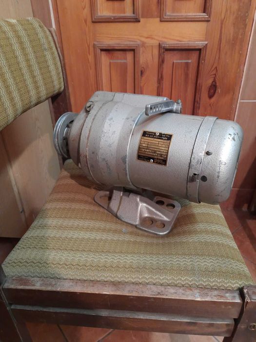 Silnik sprzęgający, maszyna do szycia, sprzęgło