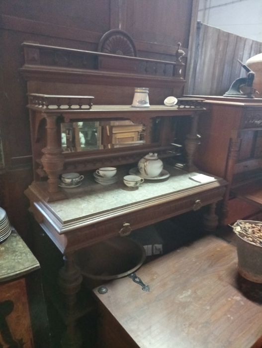 Recheio de loja de antiguidades