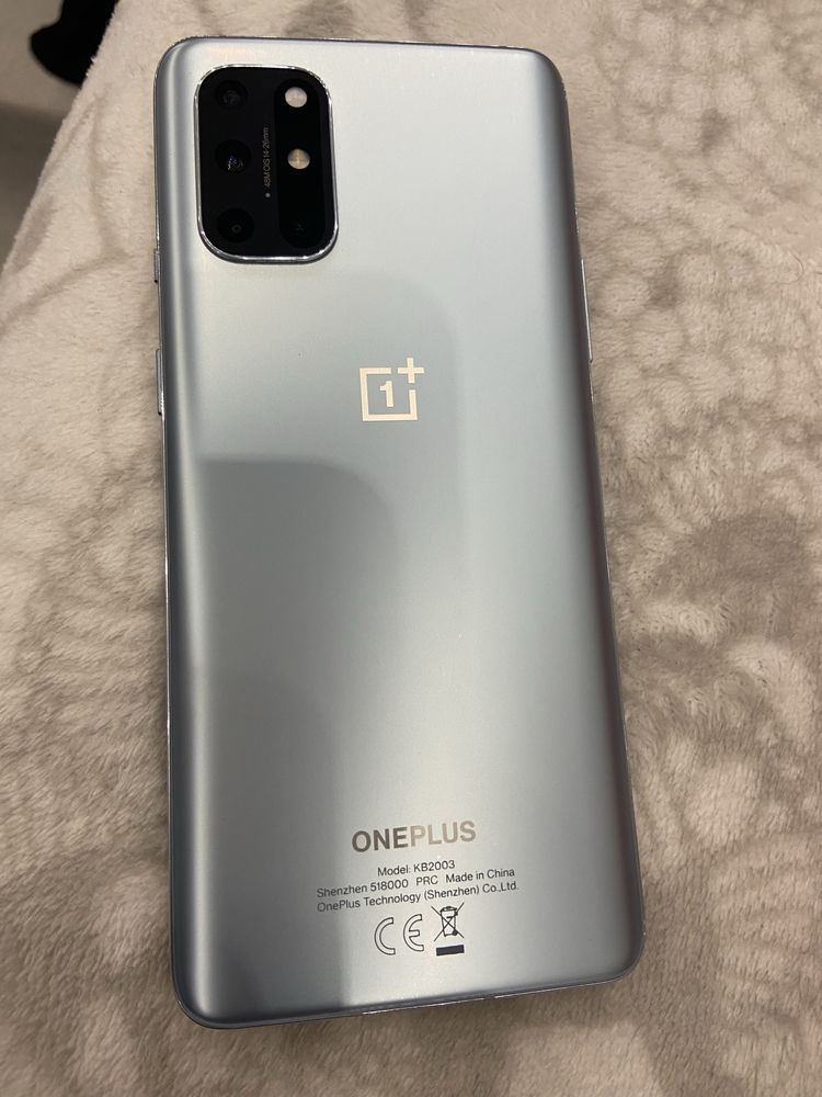 Oneplus 8T с оріг чохлом