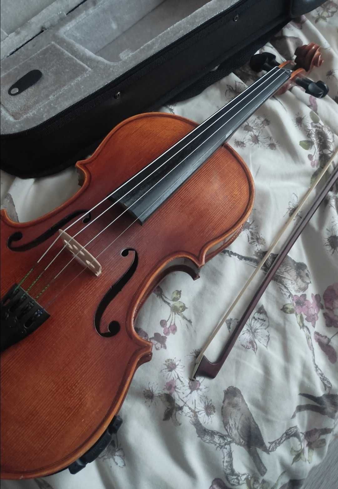 Instrument skrzypce 4/4 + futerał