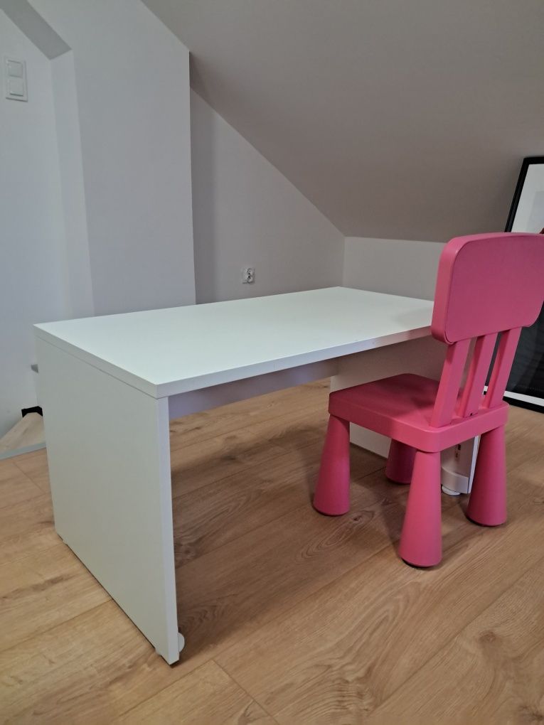 Biurko smastad dla małego dziecka ikea smastad ławka, skrzynia