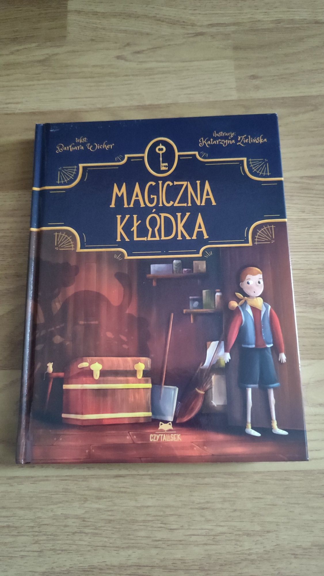 Magiczna kłódka, Barbara Wicher, książka o podróżach w czasie