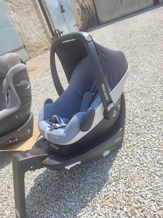 Fotelik samochodowy Maxi Cosi Pebble Pro i-Size z bazą FamilyFix 3