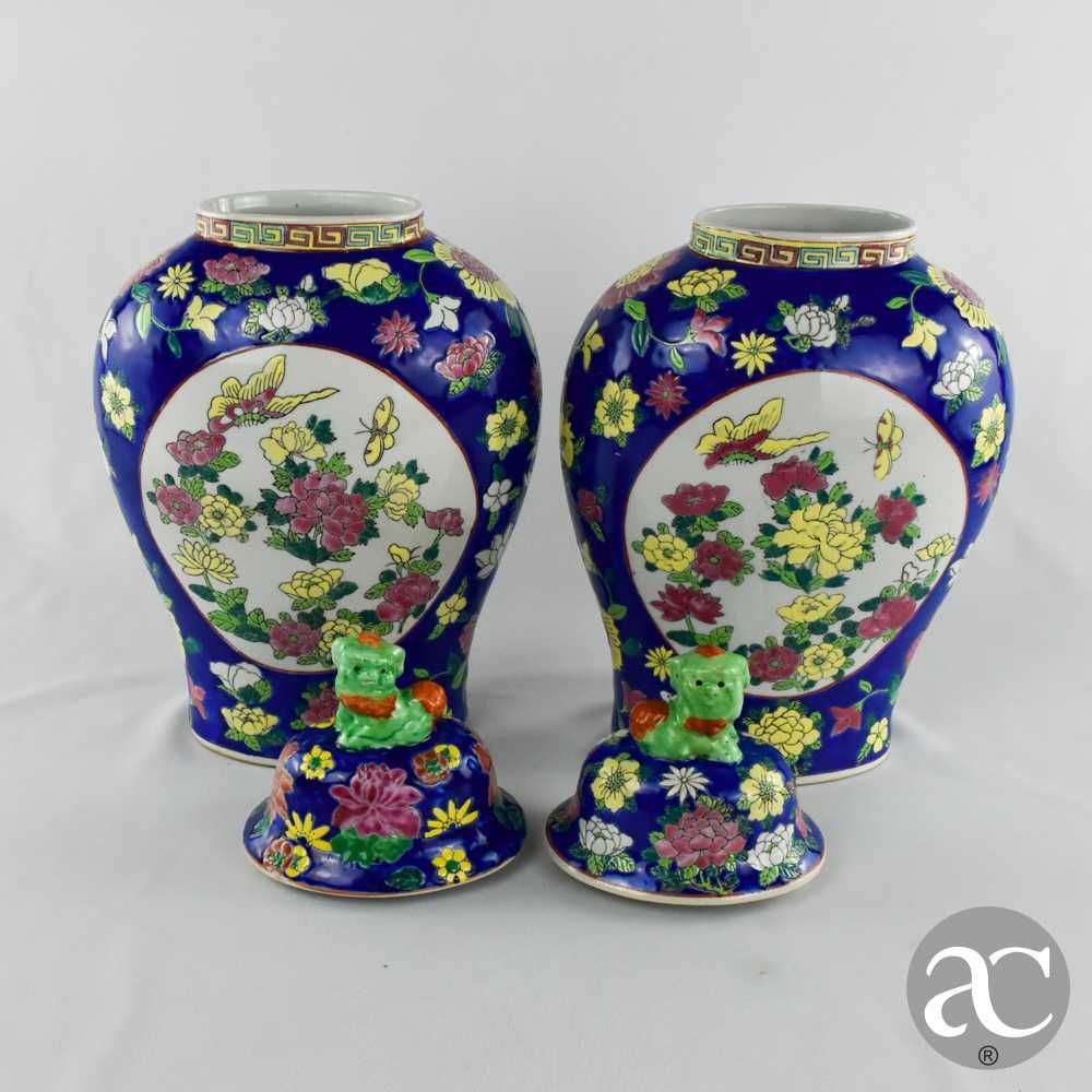 Par de potes ovais porcelana da China, decoração flores