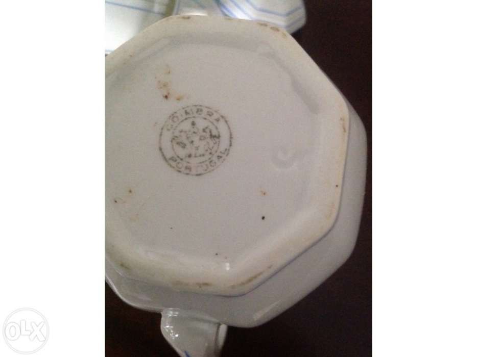 Conjunto de café da antiga fábrica de Coimbra