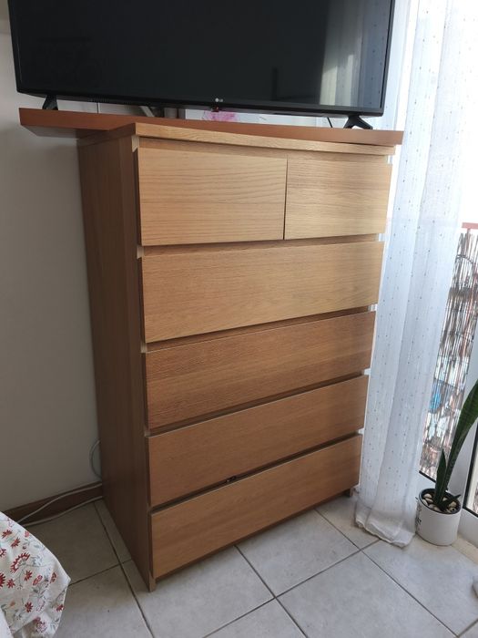 Cómoda de 4 gavetas grandes e 2 pequenas
