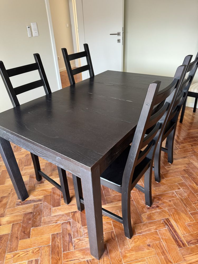 Mesa ikea preta extensivel + cadeiras