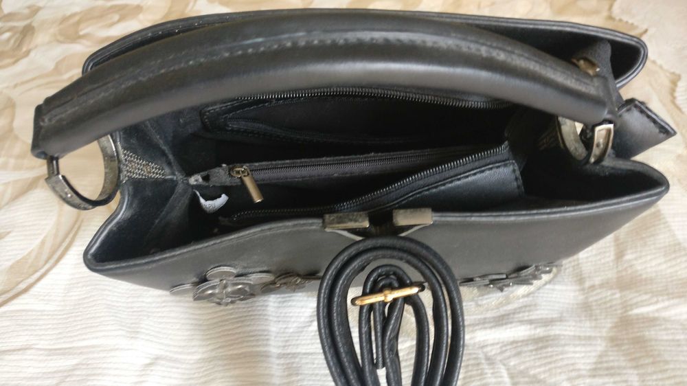 Mala de senhora preta