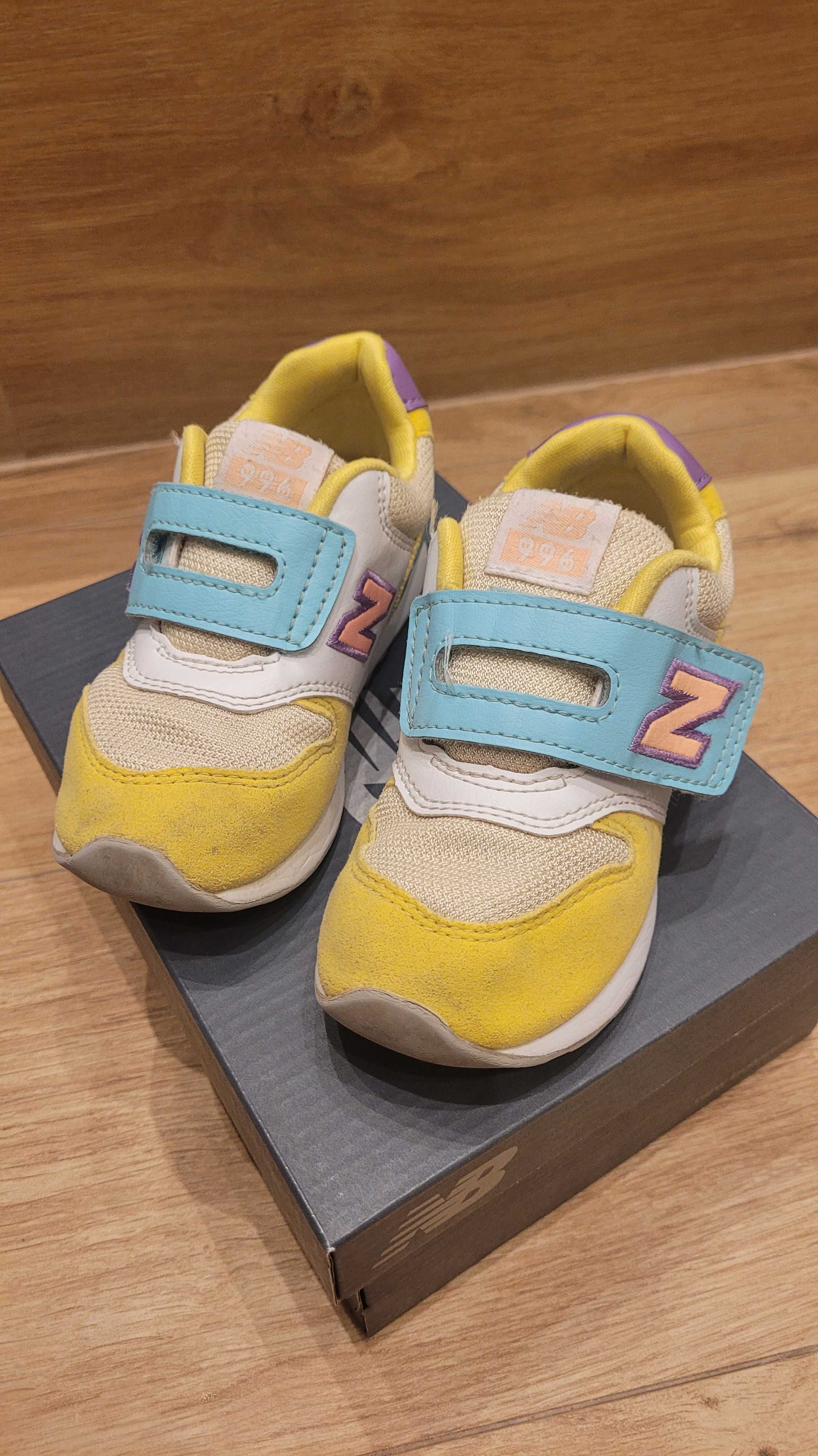 Buty dziewczęce New Balance r. 26