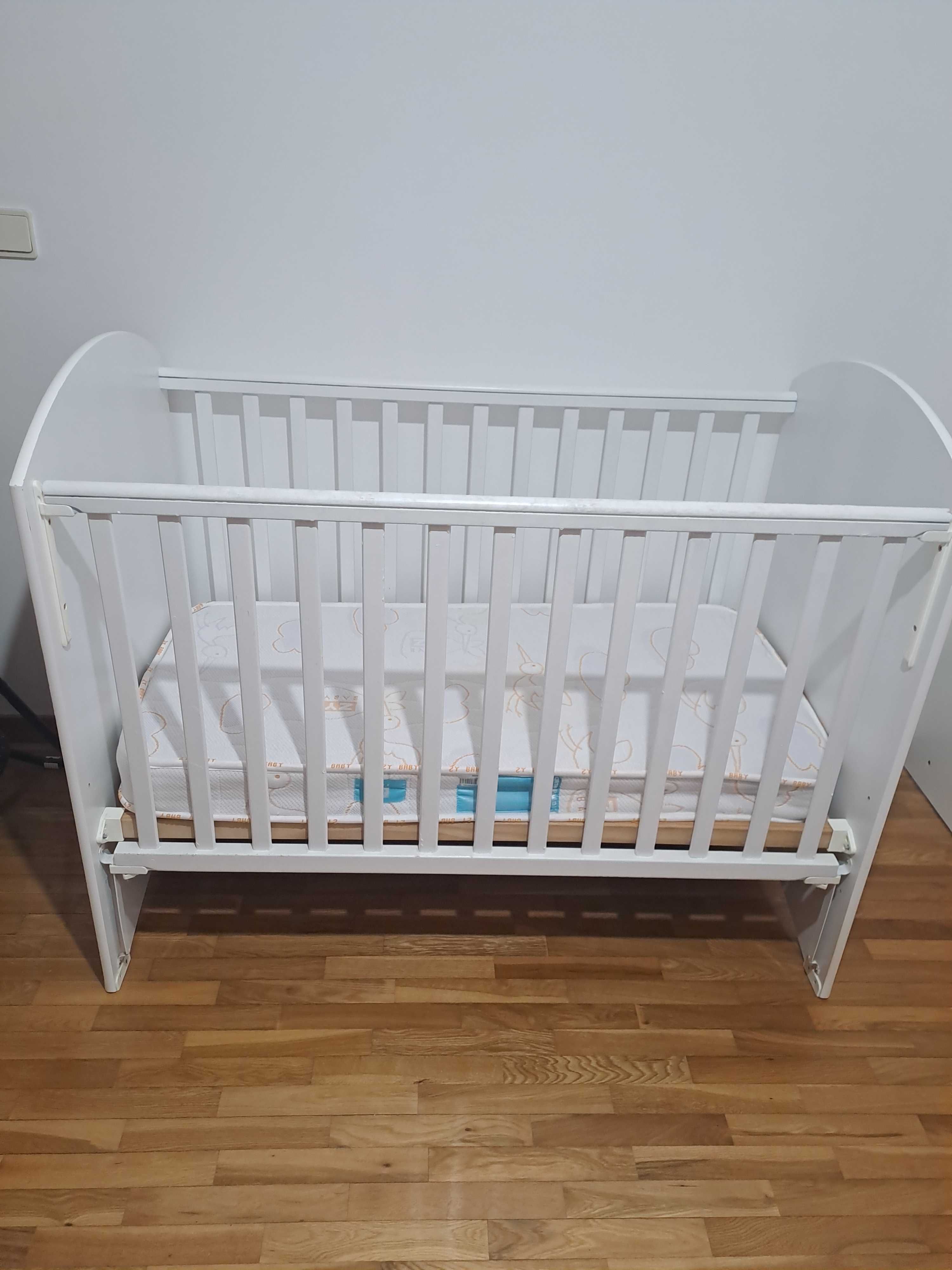 Berço com colchão