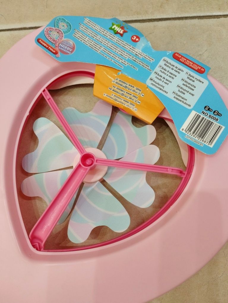 Brinquedo de fazer bolas de sabão novo