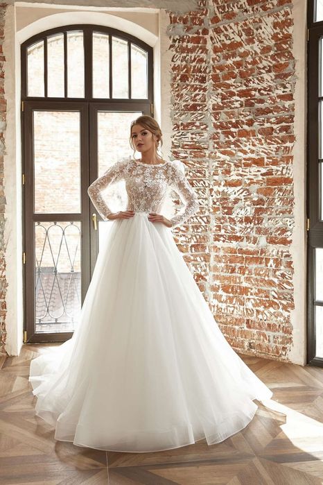 Продам нові весільні плаття