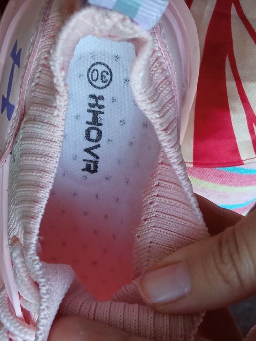 Срочно продам Детские тканевые кроссовки under armour hovr