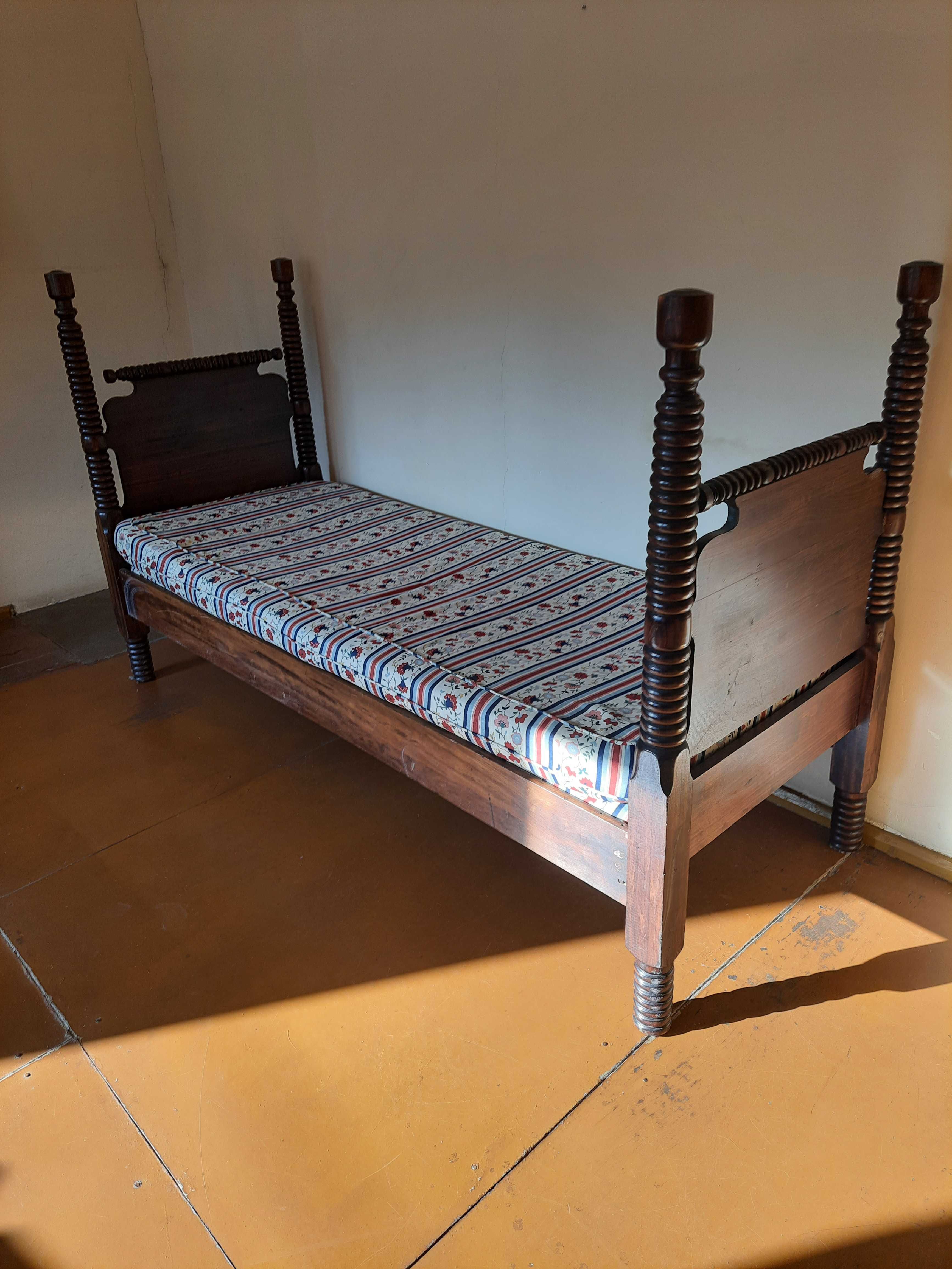 Rustykalna sofa/łóżko jednoosobowe